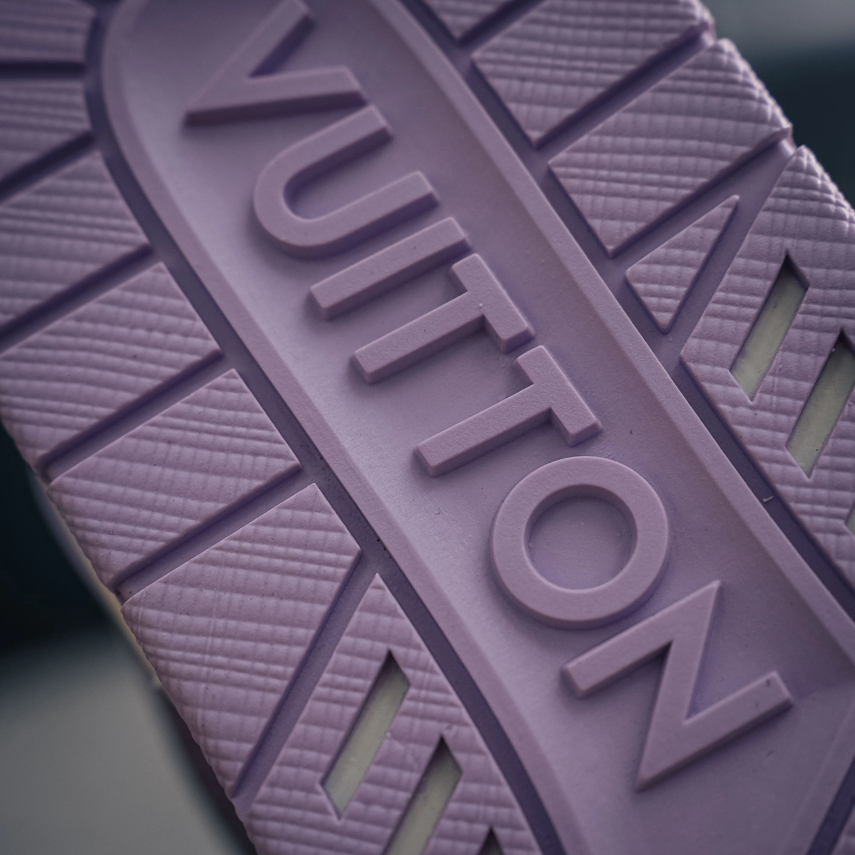 # LV- - trainer 2026 New Arrival 1：1 ！！ Shoes Cowhide Leather ， LOGO ， Breathable ， 。